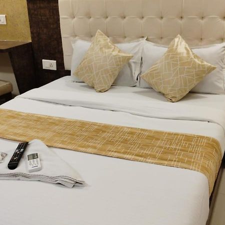 Hotel Crystal Park Near Nesco Exhibition Center Mumbai Dış mekan fotoğraf