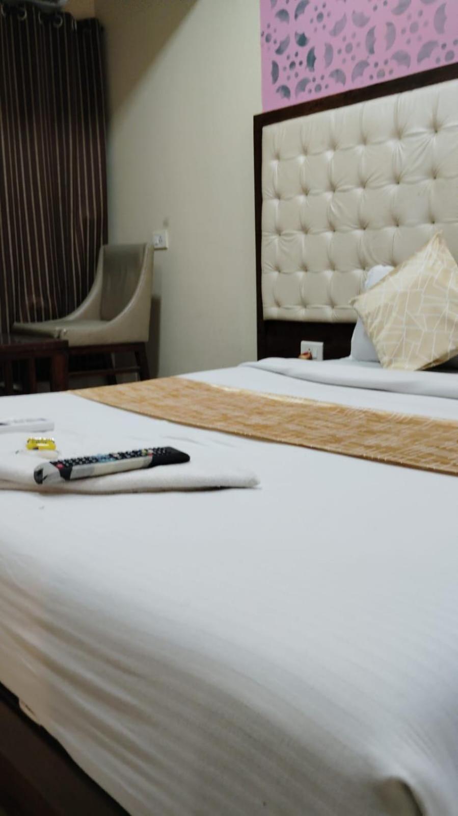 Hotel Crystal Park Near Nesco Exhibition Center Mumbai Dış mekan fotoğraf