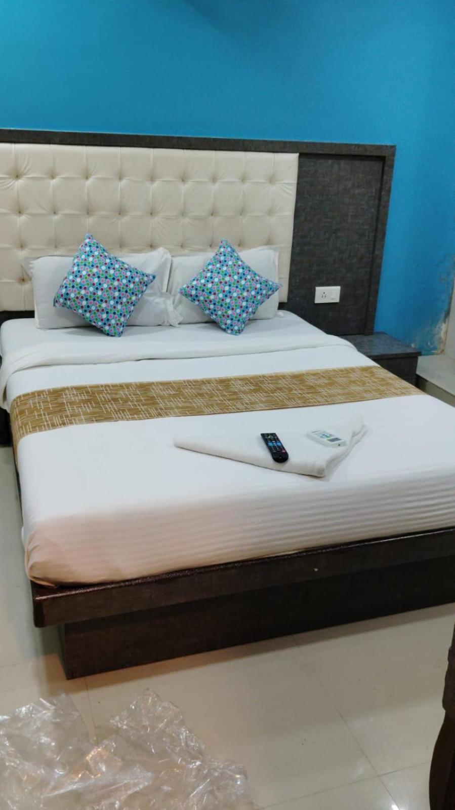 Hotel Crystal Park Near Nesco Exhibition Center Mumbai Dış mekan fotoğraf