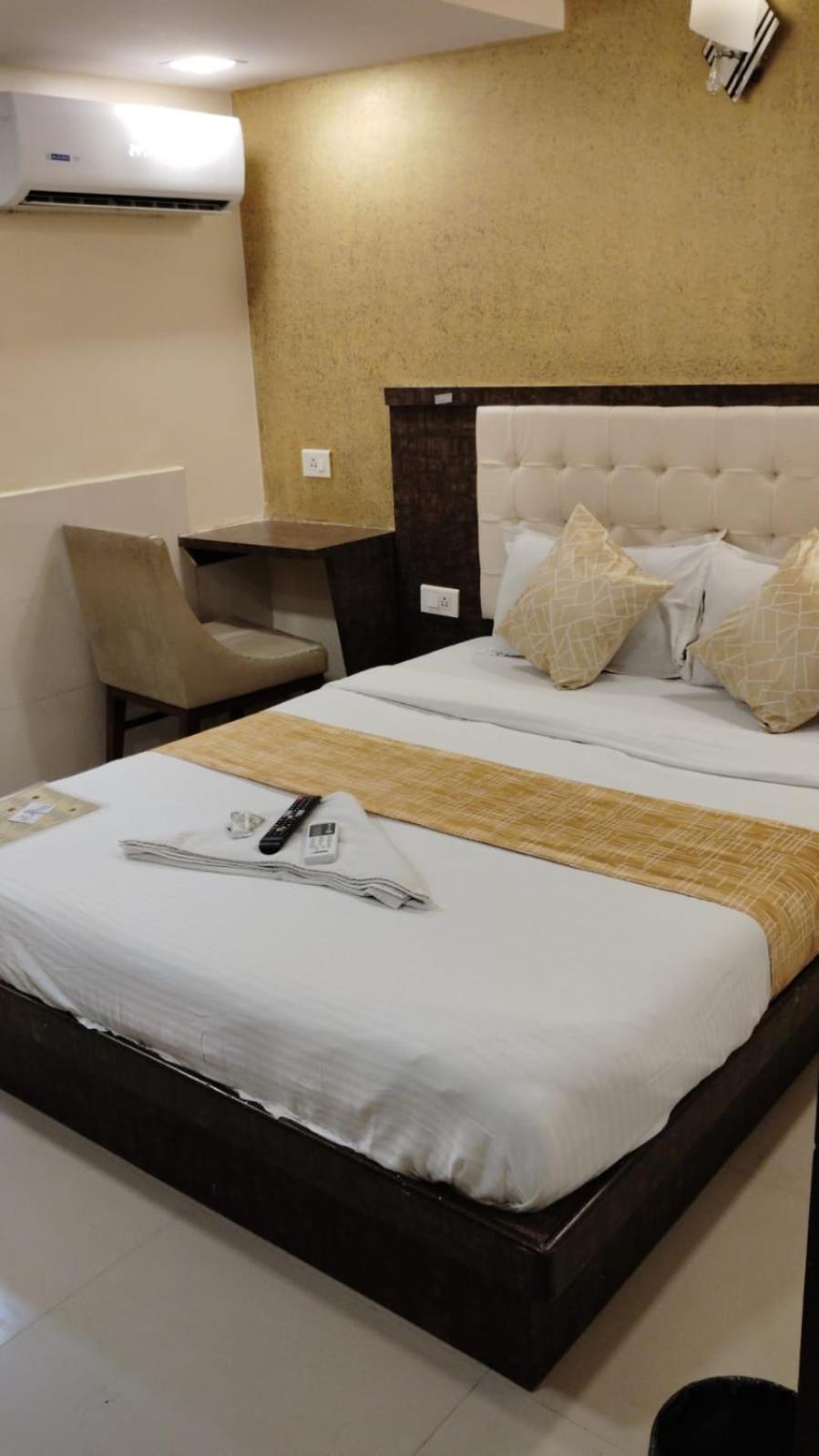 Hotel Crystal Park Near Nesco Exhibition Center Mumbai Dış mekan fotoğraf