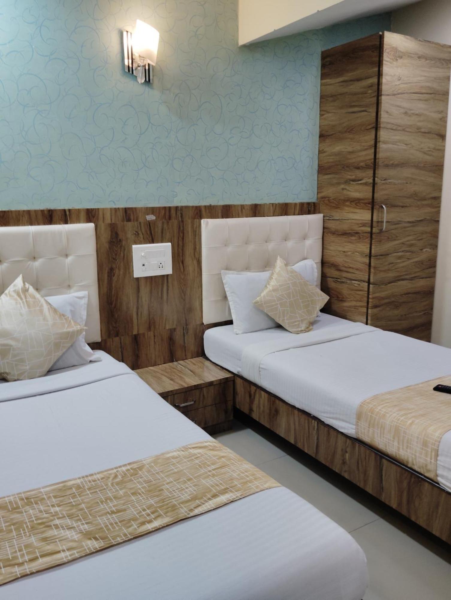 Hotel Crystal Park Near Nesco Exhibition Center Mumbai Dış mekan fotoğraf