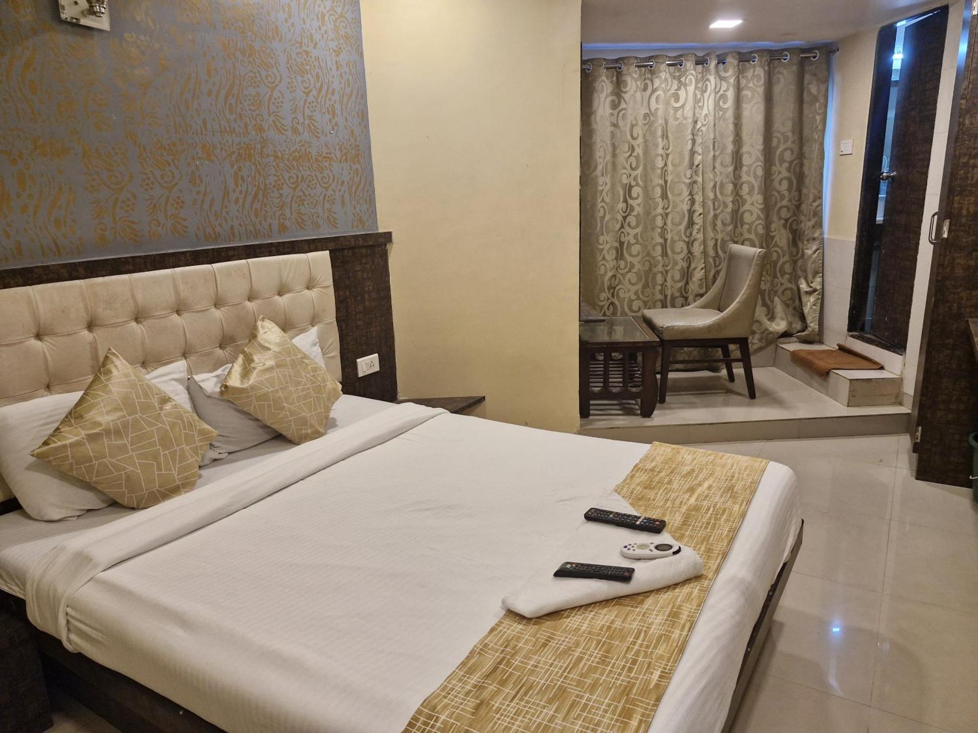 Hotel Crystal Park Near Nesco Exhibition Center Mumbai Dış mekan fotoğraf